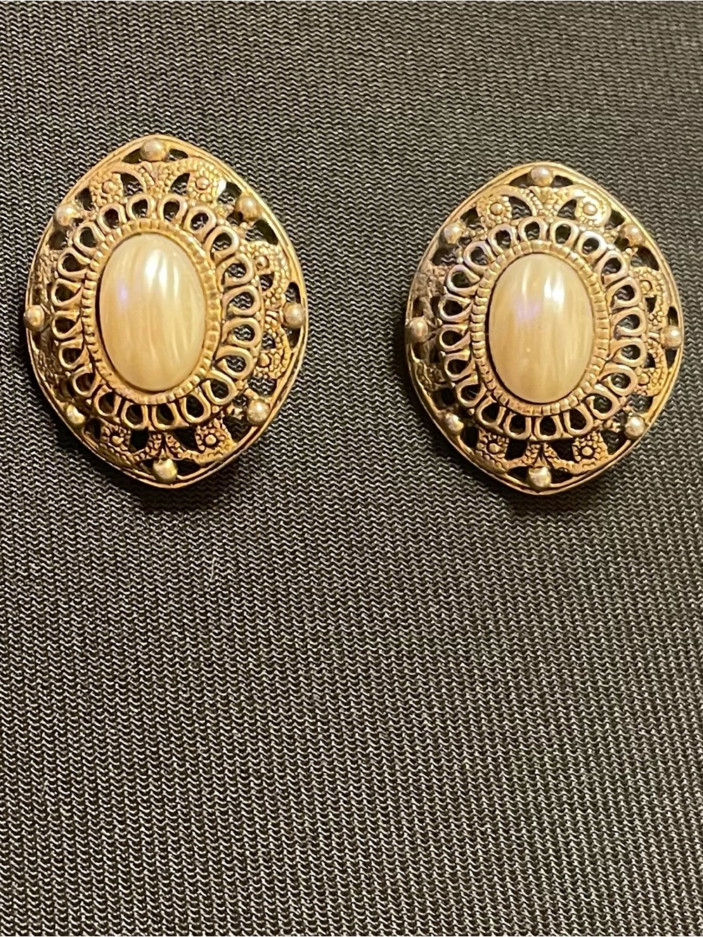 Vintage AVON Gold Tone Filigree Faux Pearl Pierced Earrings UV Reactive Moonglow